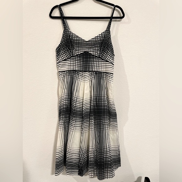 Nautica Women’s Mini Dress Size 4 Flirty Cotton Black Striped Checkered - Picture 1 of 13